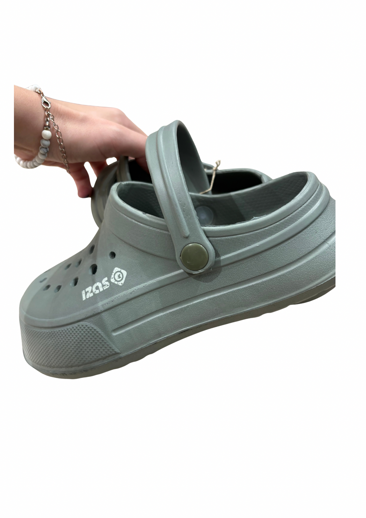 Zapato izas chancla crocs outlet